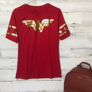 DC Comics Wonder Woman tee T-shirt red and gold